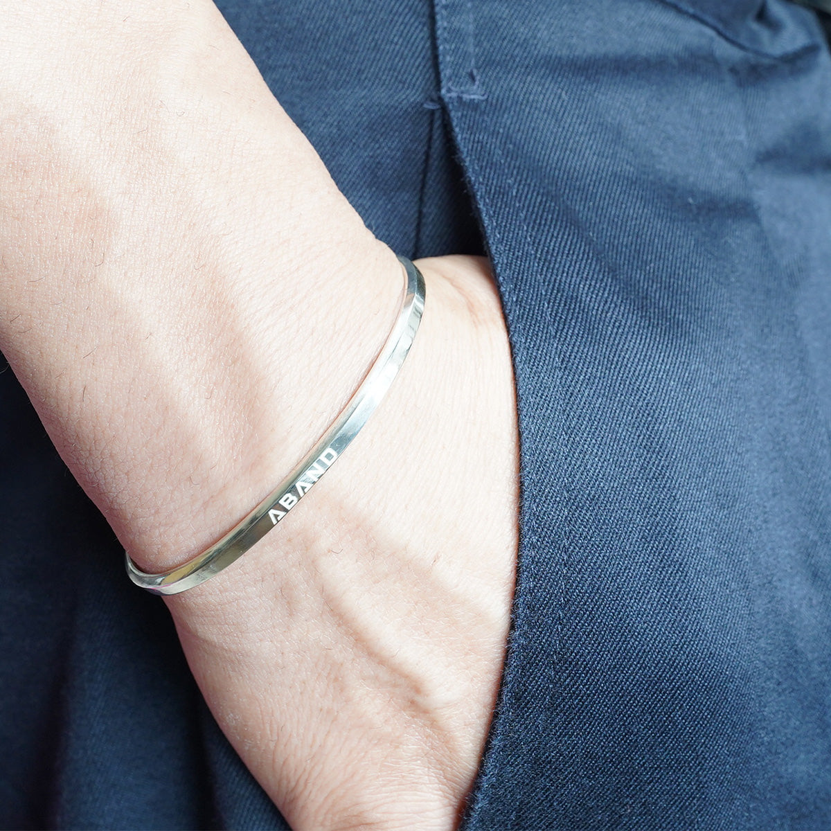 ABAND bangle